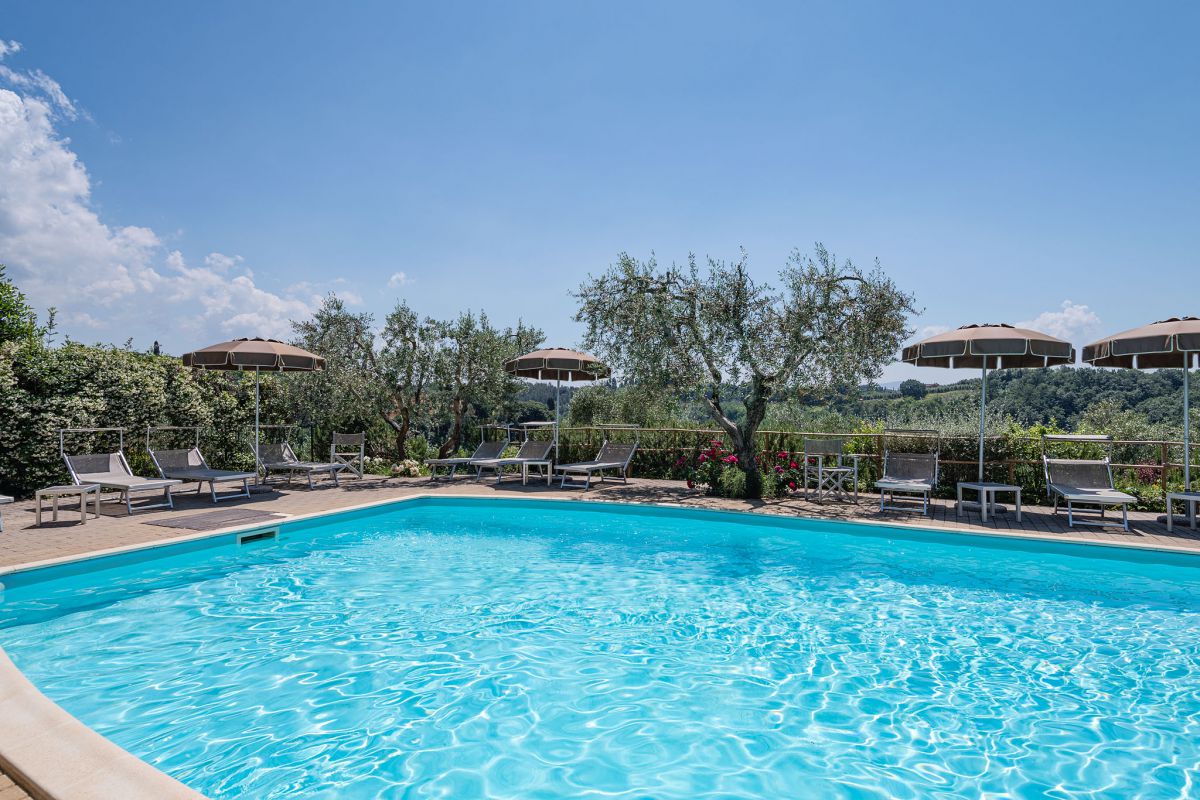 Apartament Rudzik - Dom wiejski z basenem w San Gimignano 12